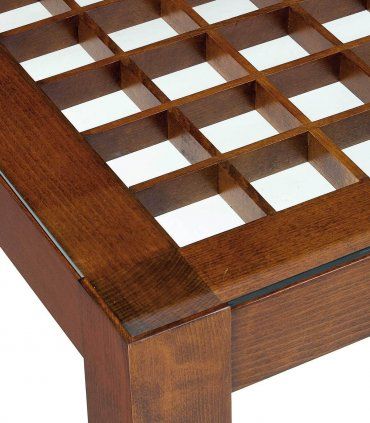 Mesa de comedor clásica en nogal Terve, detalle