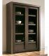 Vitrina moderna de nogal Akita de Ámbar Muebles.