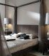 Cama moderna con dosel Akita, vista