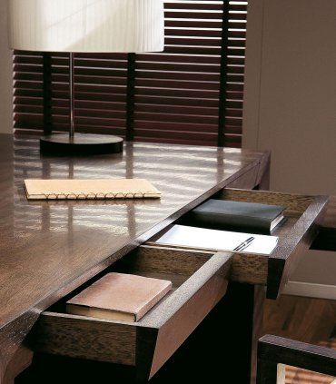 Mesa moderna de despacho Gero