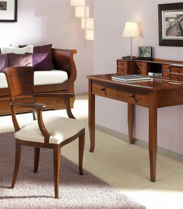 Silla con brazos clásica Nevel