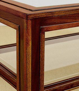 Mesa de centro clásica de nogal Luga, detalle