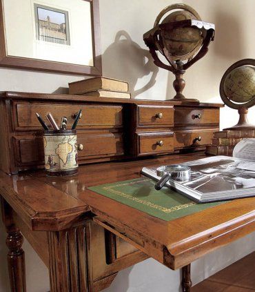 Escritorio clásico Sureyne, detalle