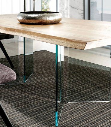 Mesa de comedor moderna patas de cristal Goyaa