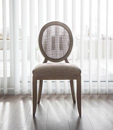 Silla medallón Agatha, respaldo rejilla