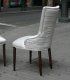 Sillón clásico de comedor Talia, respaldo liso y contrarespaldo claveteado