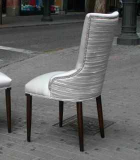 Sillón clásico de comedor Talia, respaldo liso y contrarespaldo claveteado