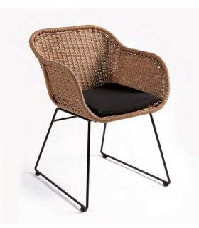 Silla con brazos de rattán Ebrima