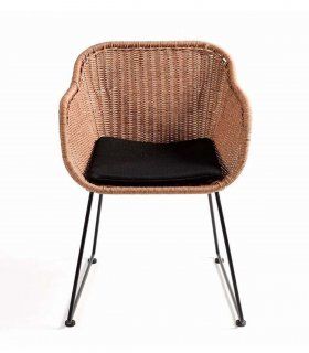 Silla con brazos de rattán Ebrima