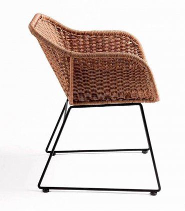 Silla con brazos de rattán Ebrima