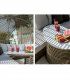 Cama chill out de diseño Spartan, mesita auxiliar opcional
