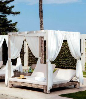 Cama balinesa con dosel Anibal