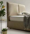 Cama tapizada con arcón Zareen