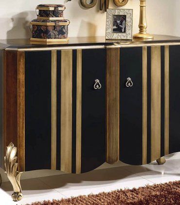 Cómoda clásica decorada Lesne, puertas