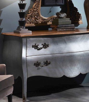Cómoda Luis XV Coimbra, detalle