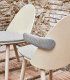Silla moderna con brazos Uma en Ámbar Muebles