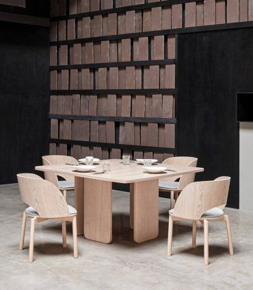 Mesa de comedor cuadrada Arq