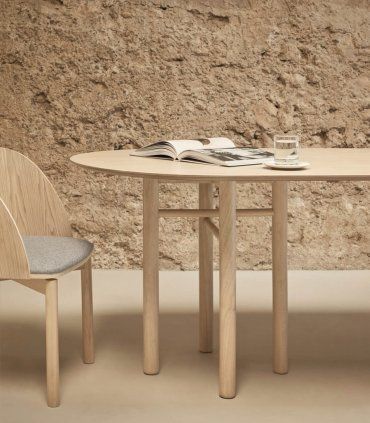 Mesa de comedor ovalada Junco