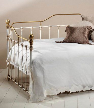 Cama de Día en Forja Laga, detalle