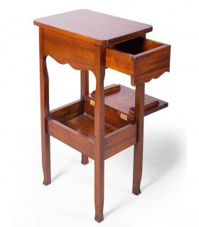 Mesa auxiliar en caoba Francesa