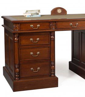 Escritorio doble pedestal clásico en caoba Alder, detalle