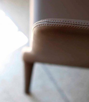 Silla de comedor de piel Doly