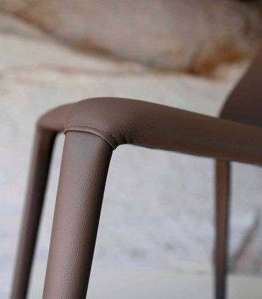 Silla de comedor de piel Doly