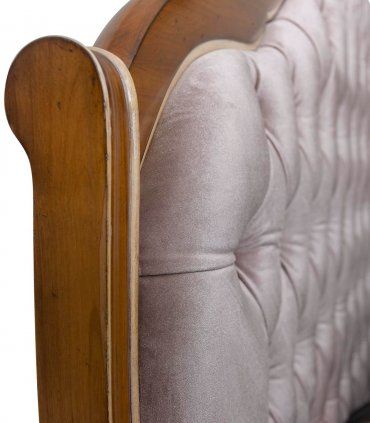 Cama clásica tapizada capitoné Viviane, detalle