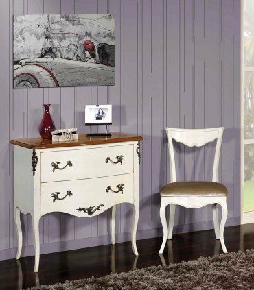 Cómoda pequeña clásica Vilke en Ámbar Muebles.