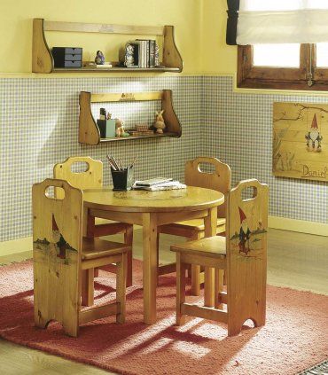 Mesa infantil decorada Gnomos