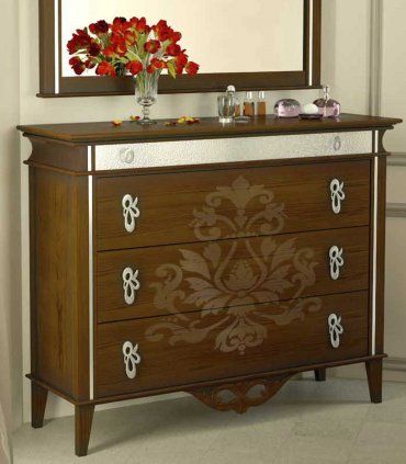Cómoda clásica decorada Canday