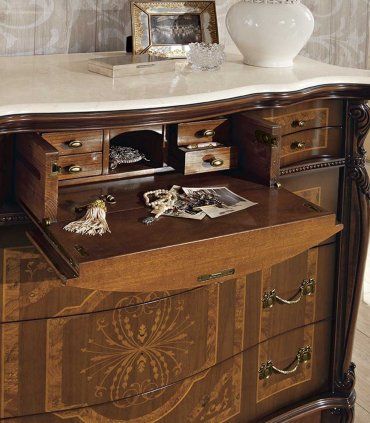 Cómoda clásica Canaletto, detalle