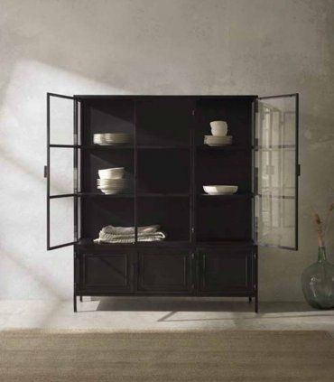 Vitrina metálica de 3 puertas Altiro, abierta