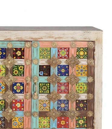 Aparador de madera con mosaico de colores estilo étnico Indo