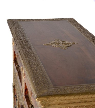 Aparador de madera de acacia artesanal con relieves étnicos Nadia I