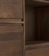 Aparador Alto de Madera con Estantes y Puertas Joe, detalle