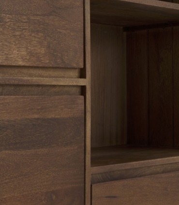 Aparador Alto de Madera con Estantes y Puertas Joe, detalle