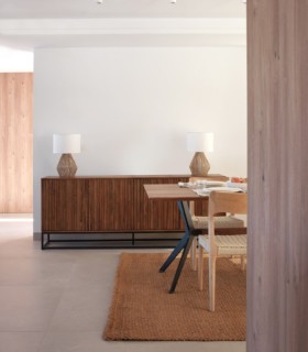 Aparador de madera de mango maciza Jonas, ambiente