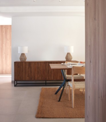 Aparador de madera de mango maciza Jonas, ambiente