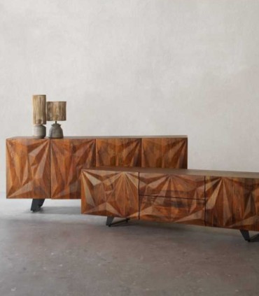 Aparador de madera de mango con frente texturizado en relieve Aitana, ambiente