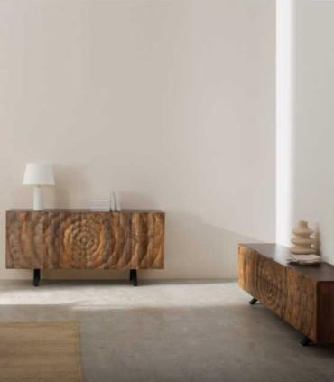 Aparador de madera de mango con relieve texturizado Lorenzo, ambiente con mueble tv