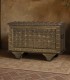 Baúl Antiguo Madera y Latón Repujado Octavius de Ambar Muebles