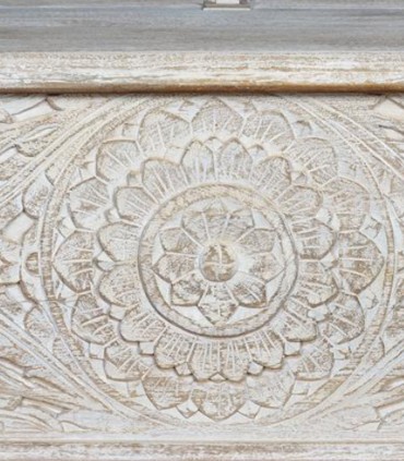 Baúl de Madera de Mango Tallado Mendoza, detalle