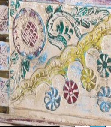 Baúl antiguo policromado Aryan, detalle