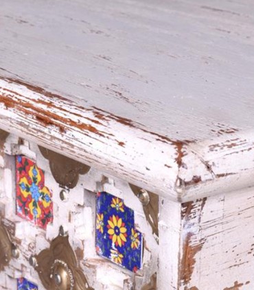 Arcón de Madera Envejecida Estilo Boho Étnico con Gran Almacenaje Yusuf, detalle