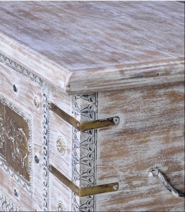 Cofre Artesanal de Madera Decorada Étnica Devendra, detalle