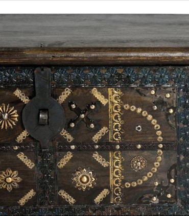 Baúl Árabe Tallado de Madera Maciza Zayd de Ambar Muebles