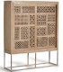 Alacena de Madera de Mango con Puertas Correderas Talladas y Base de Metal Zafiro, lado
