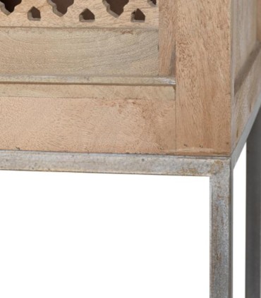 Alacena de Madera de Mango con Puertas Correderas Talladas y Base de Metal Zafiro, detalle pata