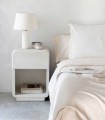Mesita de Noche Blanca de Microcemento con Hueco Abierto y Cajón Lirien